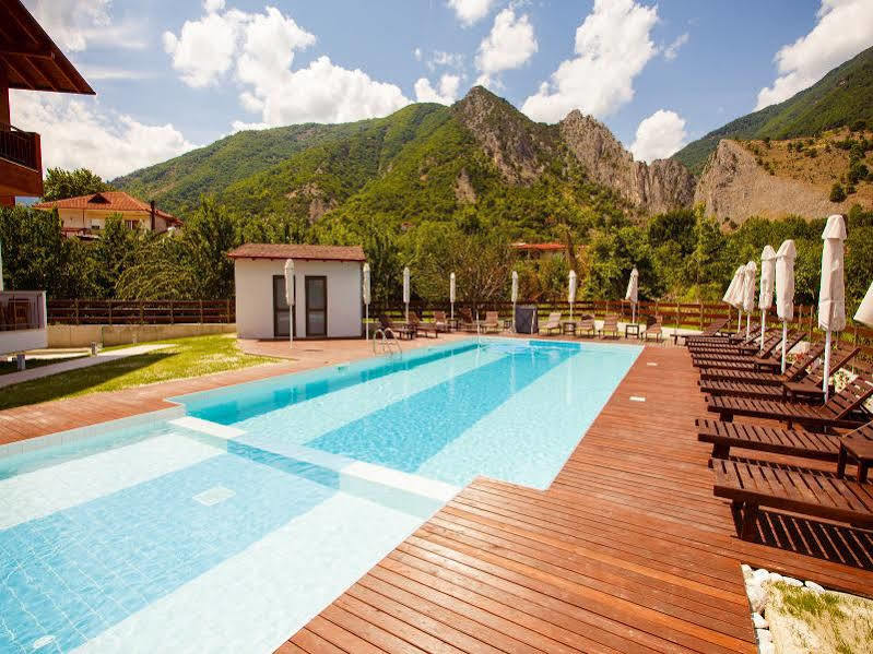 Irenes Resort Káto Loutrákion エクステリア 写真