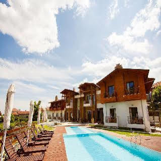 Irenes Resort Káto Loutrákion エクステリア 写真
